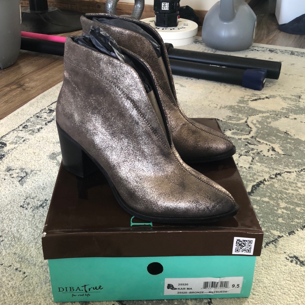DIBA True KAR MA Bronze booties